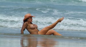 Latinas on Beach Pics